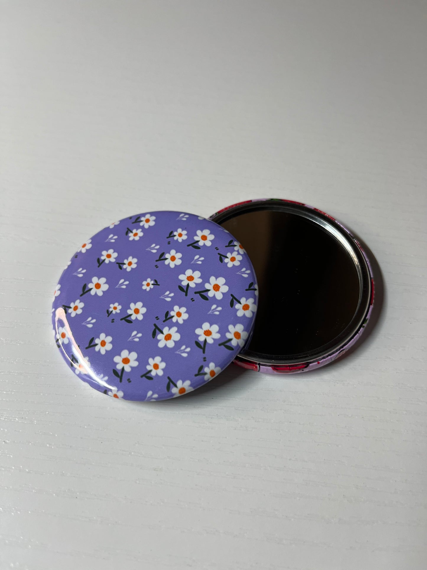 Daisy 2.25" pocket mirror